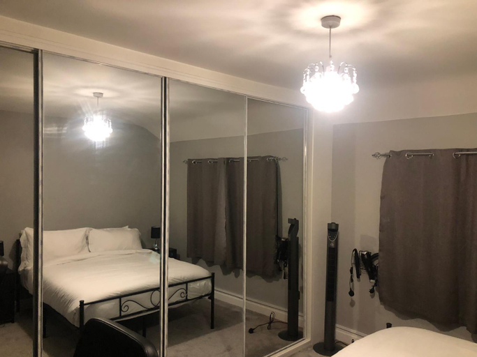 4, Cozzy Living, Leeds