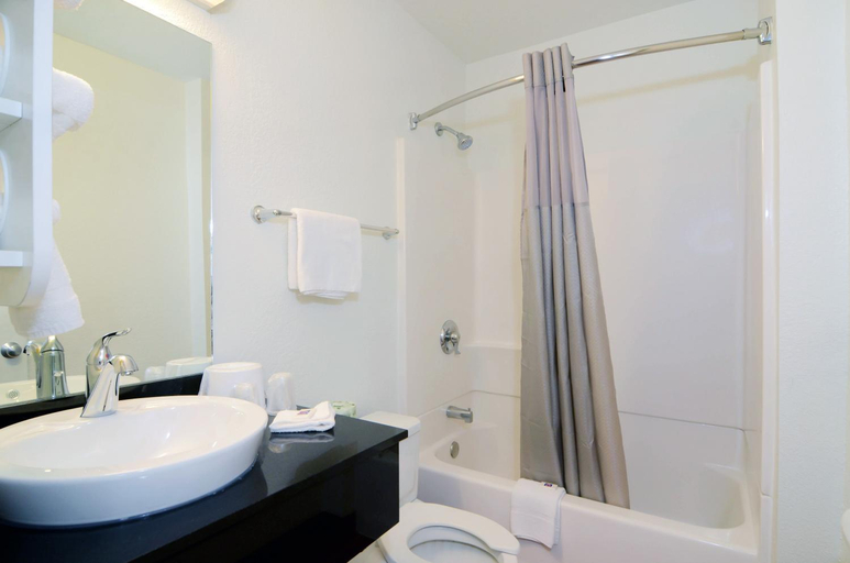 Bathroom 3, Motel 6 North Palm Springs, CA - North, Riverside