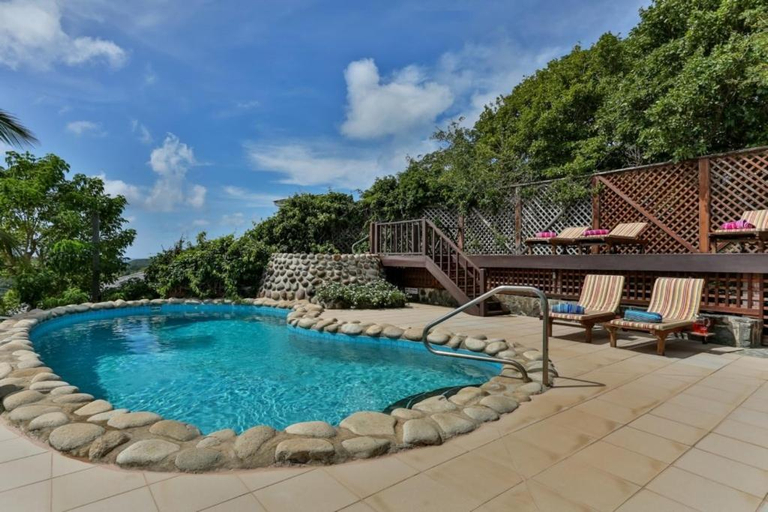 Sport & Beauty 2, Hilltop Villa with great views out to sea - Villa Cadasse villa