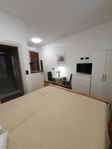 Shared lounge/TV area 3, Pleasant home apartments, Rijeka
