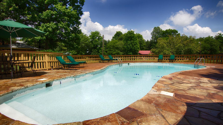Sport & Beauty, The Smoke House Lodge And Cabins, Grundy