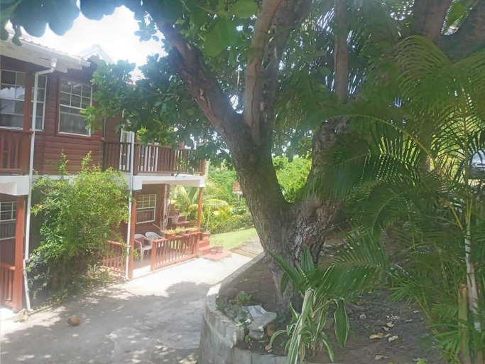 Front of property 4, Cyn Wooden Splendor