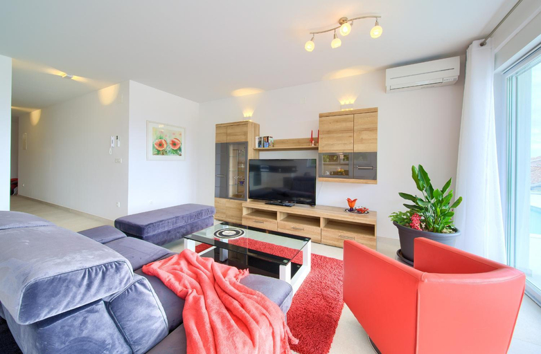 Others 3, Villa Helines*****, Krk