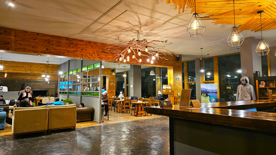 Public Area 3, Pioneros Suites by Grupo Tierra Gaucha, Bariloche
