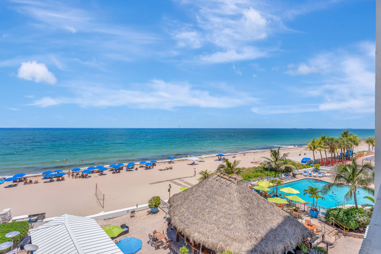 Sport & Beauty, Ocean Manor Beach Resort, Broward