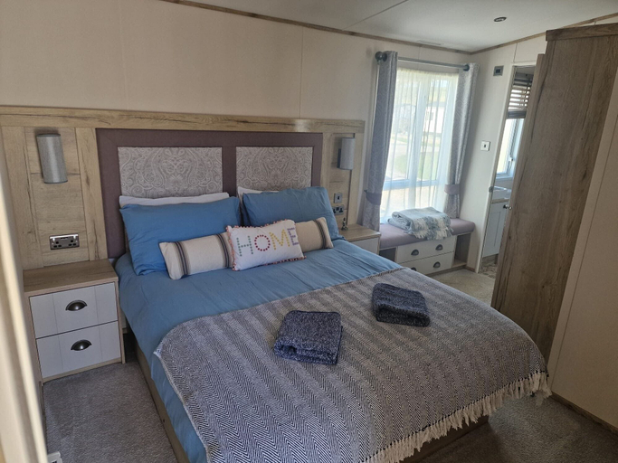 Bedroom, Seaview,sleeps 4to6,pet Friendly, Parking, Dorset