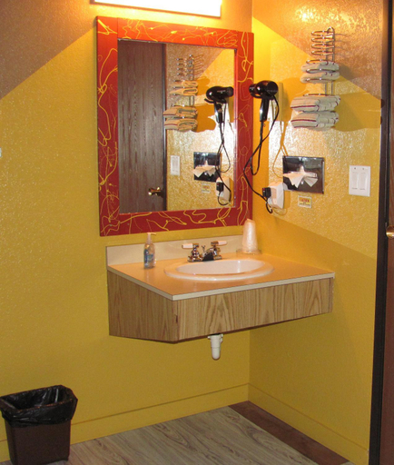 Bathroom 2, Earth Inn Motel - Jackson, Jackson