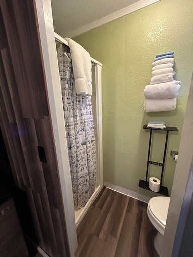 Bathroom 3, The Lodge at Ute Lake, Quay