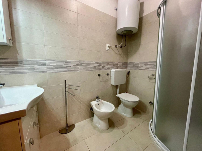 Bathroom 3, Apartment For 5 - Ac - Terrace - Swimming pool, Venezia