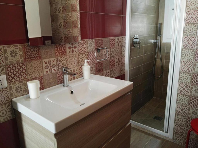 Bathroom, Little house, Trapani