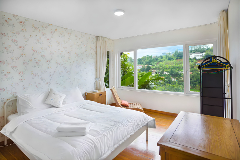 Others 3, Syllo 2 | 4BR Bright Dago Pakar Resort Villa w/ View & BBQ, Bandung