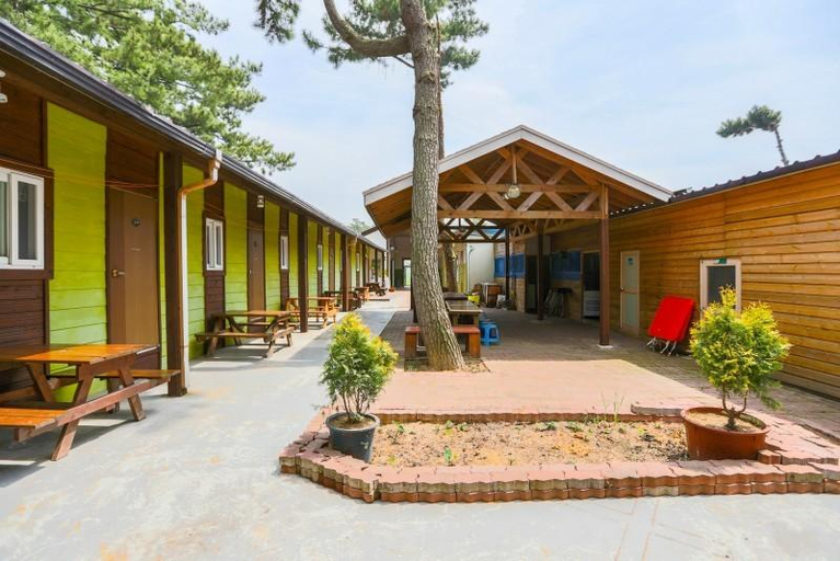 Exterior & Views, Taean Haesolnuri Pension, Taean