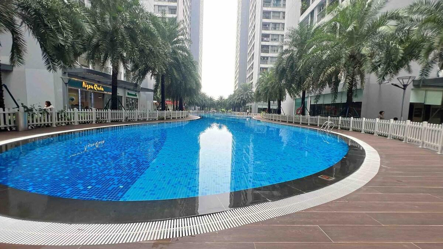 Others 5, Lux, Hai Bà Trưng