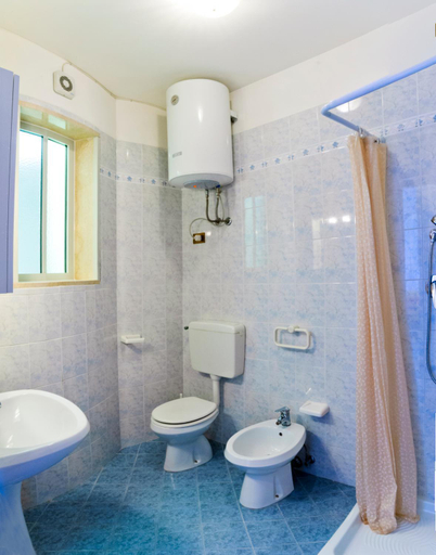 Bathroom 3, Bolognese Apartments, Venezia
