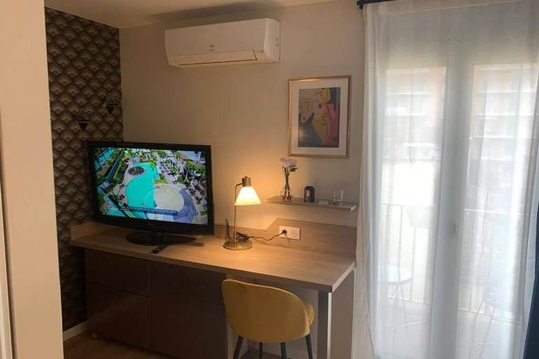 Shared lounge/TV area 5, Joli appartement haut standing en hyper centre, Haute-Garonne