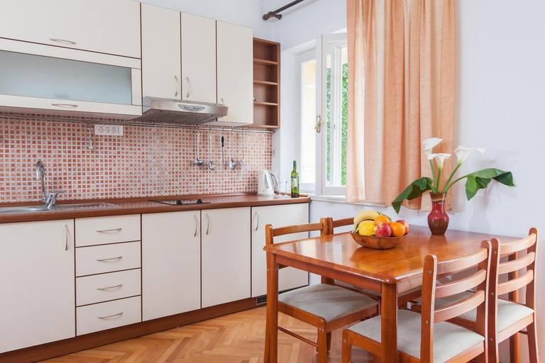 Others 5, Apartments Potts Point, Makarska