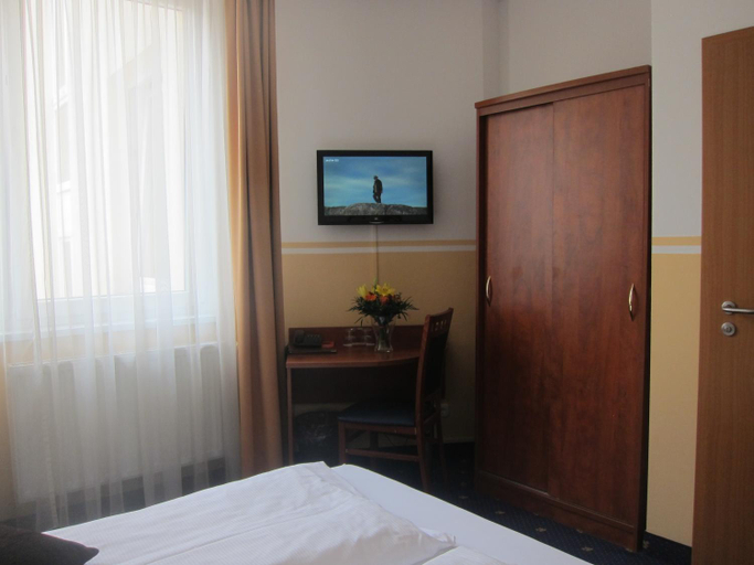 Bedroom 3, Hotel Atrium Charlottenburg, Berlin