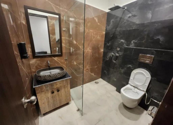 Bathroom 3, The Lagoon, Panipat
