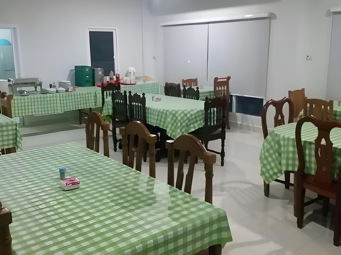Food & Drinks 3, Iyara Residence, Muang Trat