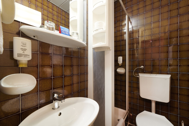 Bathroom, Hotel Istra Plava Laguna, Vrsar