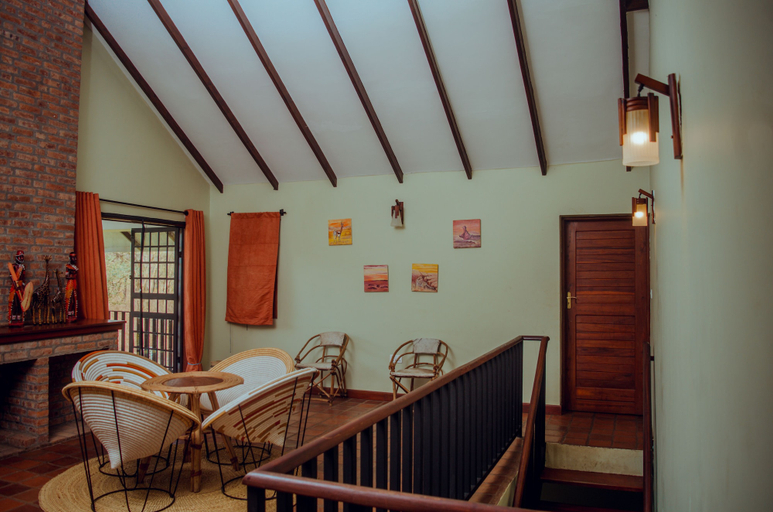 Lounge 3, Amani Farmhouse, Meru