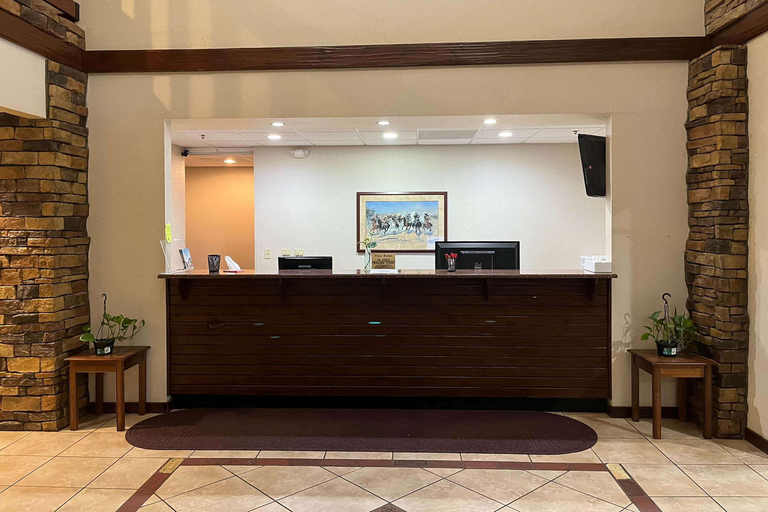 Public Area 2, Days Inn by Wyndham Coffeyville, Montgomery