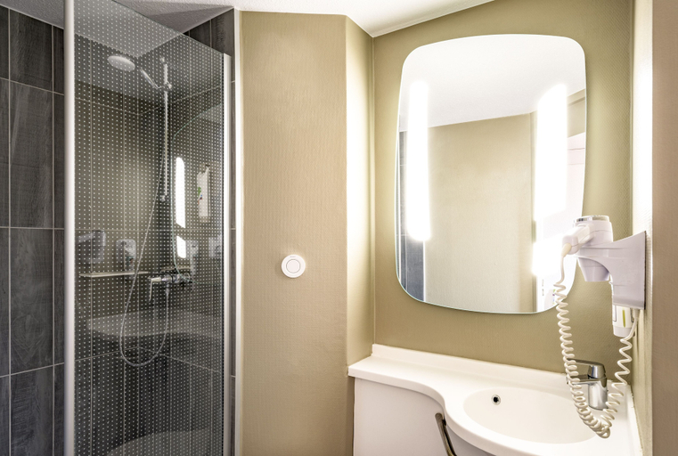 Bathroom 4, ibis Mazatlán Marina, Mazatlán