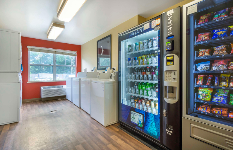 Food & Drinks 5, Extended Stay America Suites Seattle Everett Silverlake, Snohomish