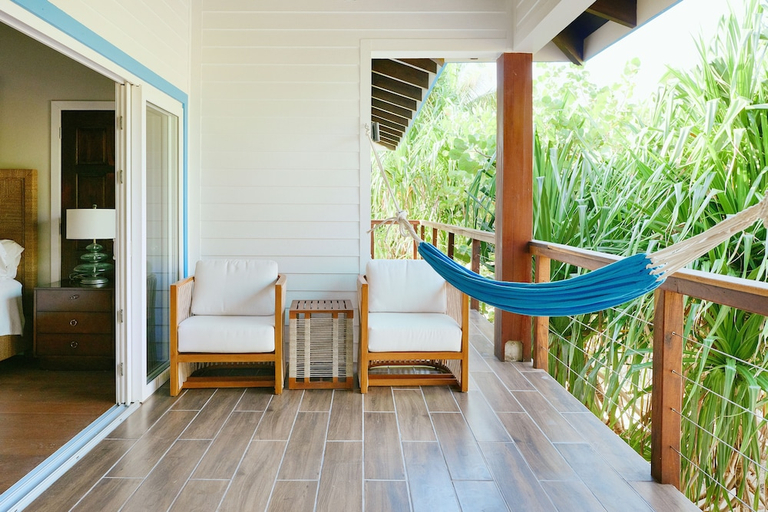 Others 3, Hatchet Caye Resort