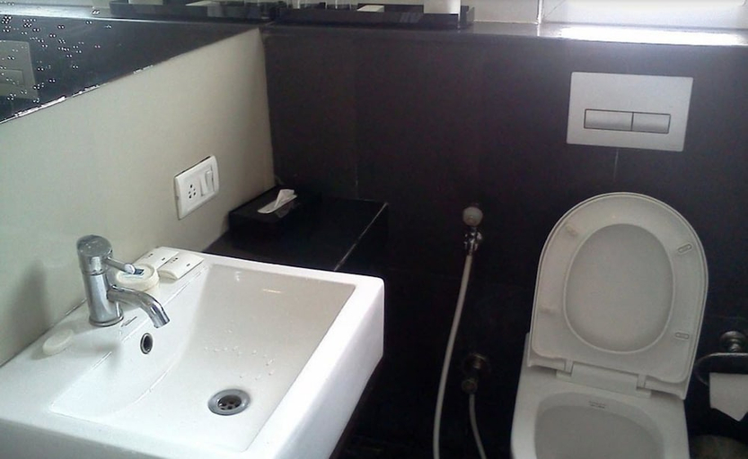Bathroom 3, Regency Sameera Vellore by GRT Hotels, Vellore