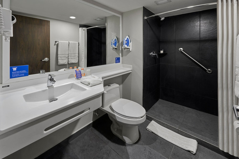 Bathroom 4, City Express by Marriott Matamoros, Matamoros