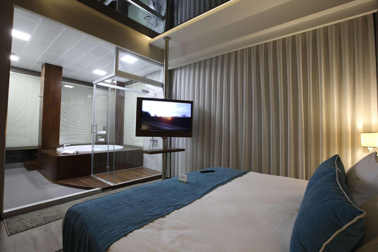 Bedroom 2, Karsiyaka Convention & Spa Hotel, Karşıyaka