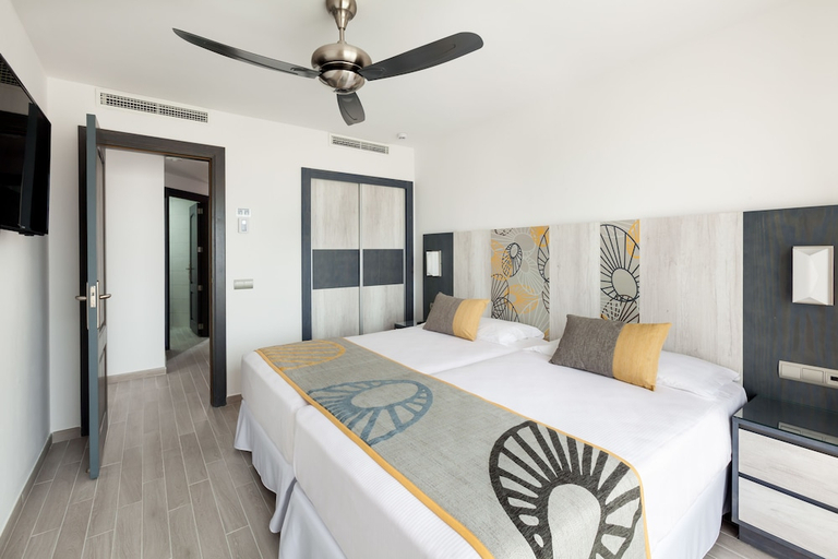 Bedroom 3, Riu Chiclana, Cádiz