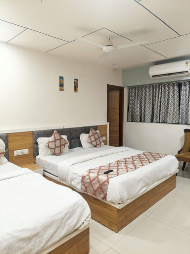 Room 5, Hotel Dev Palace, Ahmadabad