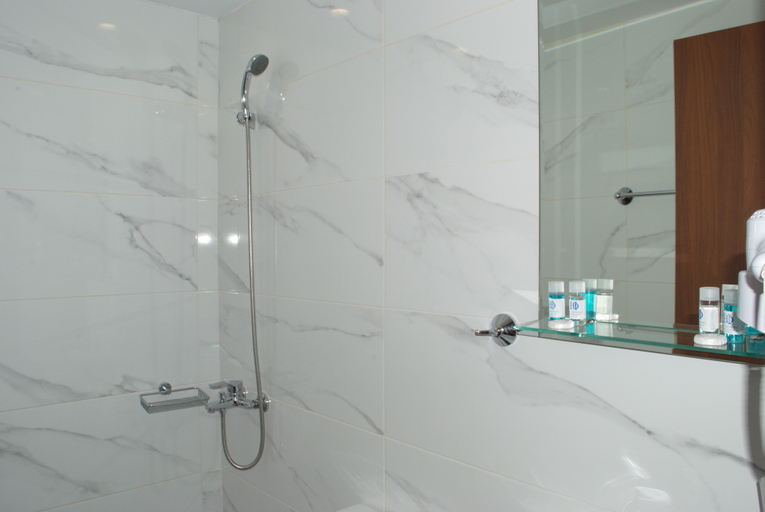 Bathroom, Diethness, Attica