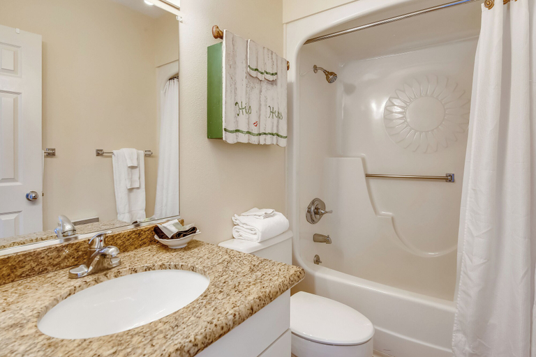 Bathroom 3, Beachfront Getaway by Ryson Vacation Rentals, Galveston