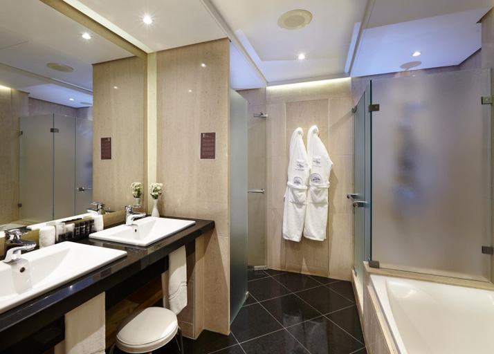 Bathroom 4, The Cliff Bay, Funchal