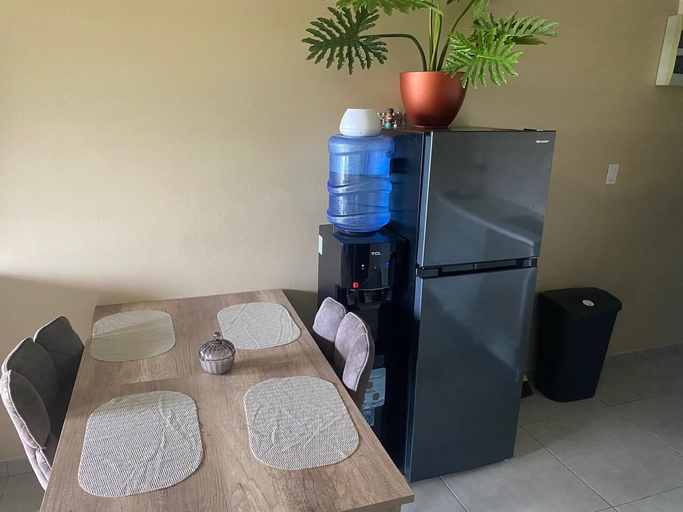 In-room dining, Sisa Omi Appartments, Lelydorp