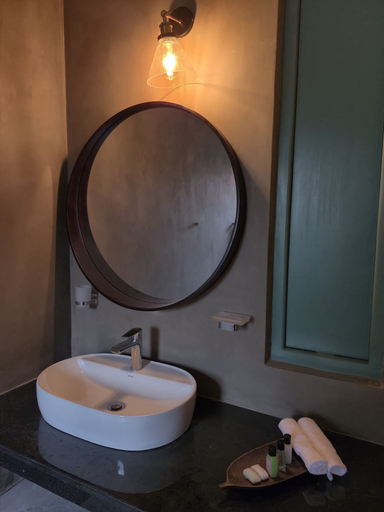 Bathroom 2, River Shades Hotel, Hikkaduwa