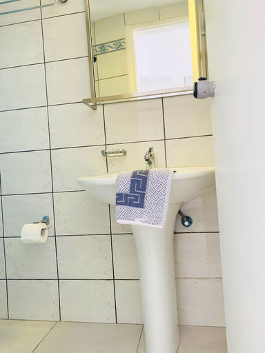 Bathroom 3, Kassavetis Center Hotel Studios and Apartments, Crete