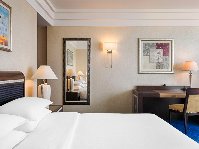 Bedroom 2, Oran Bay Hotel, Oran