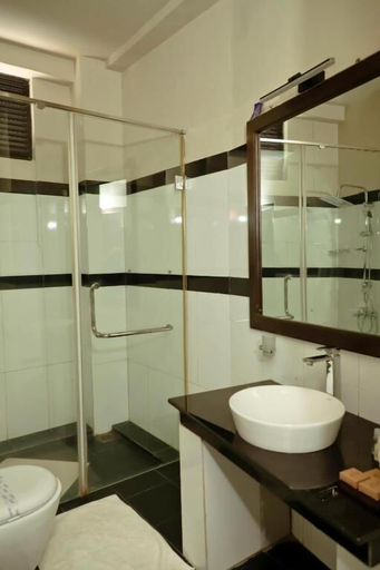 Bathroom 4, Oak Ray La Ella Breeze, Ella