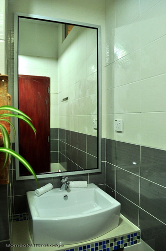 Bathroom 5, Borneo Nature Lodge, Kinabatangan