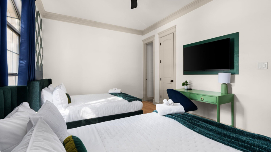 Room 1, Warbler Drive, Travis