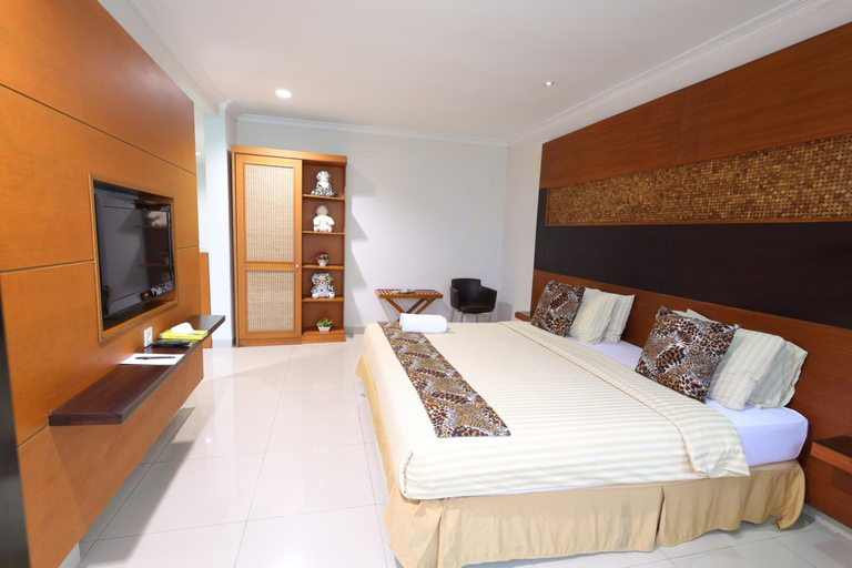 Bedroom 2, Safari Lodge Hotel, Bogor
