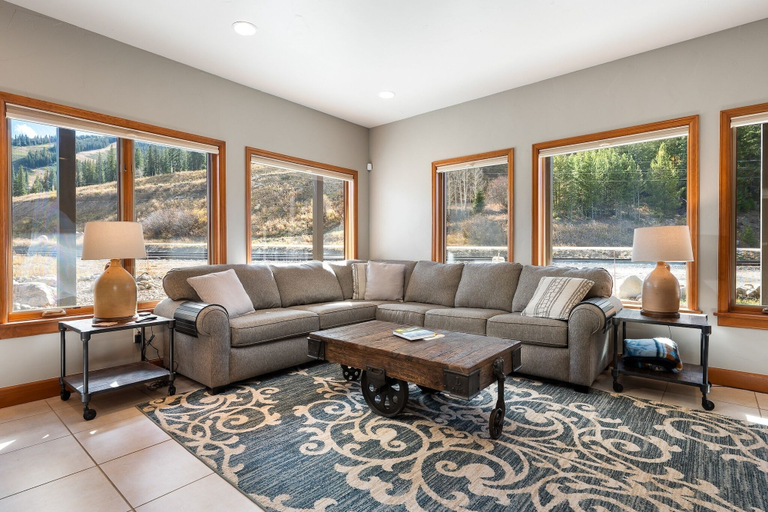 Living area 4, Ski Inn Condo 1 Bedroom Condo, Grand