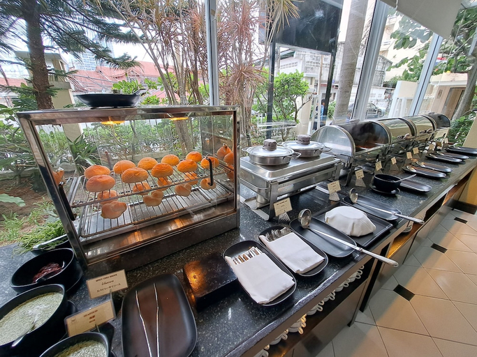 Food & Drinks 4, Classic Kameo Hotel and Serviced Apartments, Sriracha, Si Racha