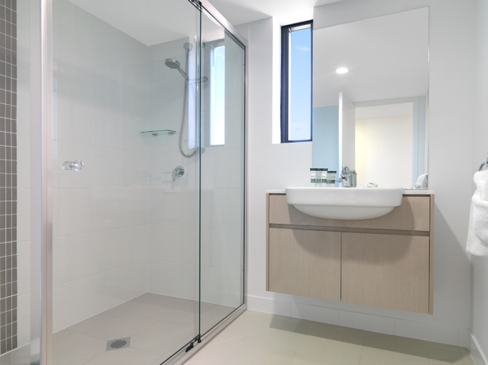 Bathroom 4, Oaks Mackay Carlyle Suites, Mackay - Pt A