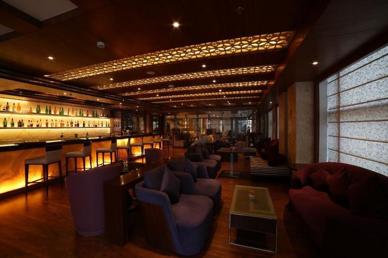 Food & Drinks 5, P L Palace Lords Inn Agra, Agra