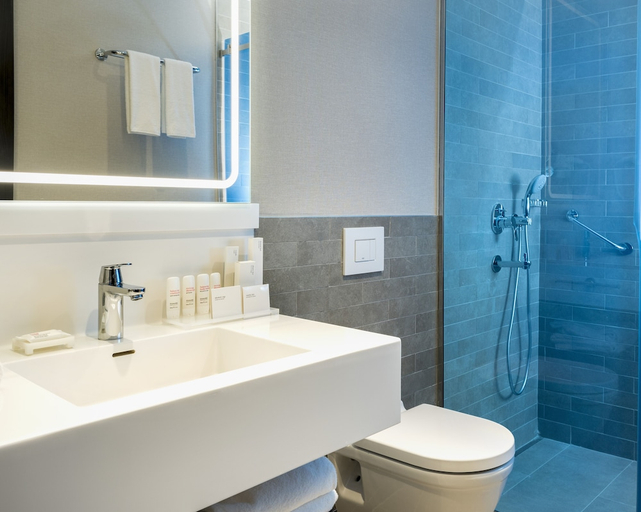 Bathroom 3, Park Inn By Radisson Istanbul Atasehir, Maltepe